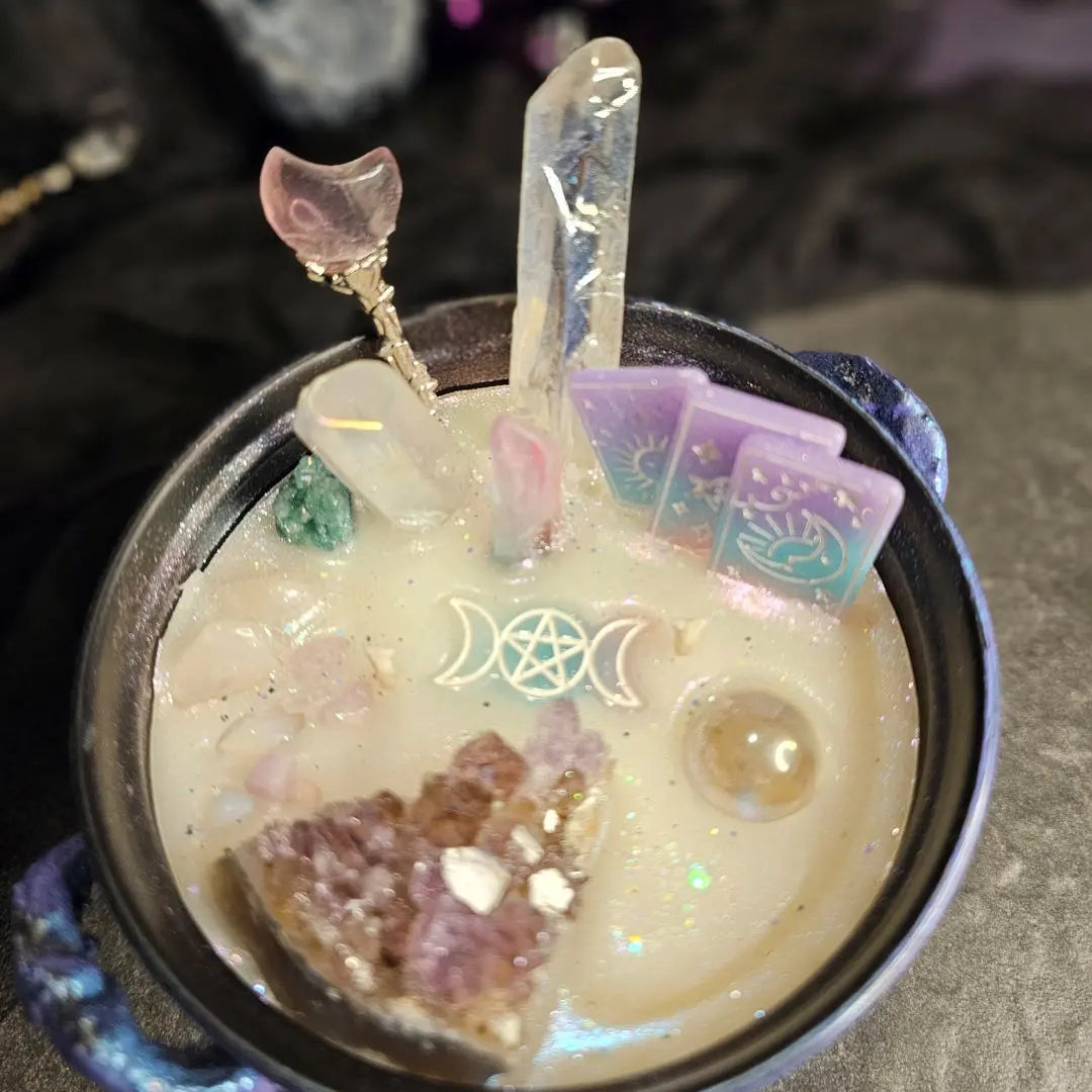 Deluxe Cauldron Candle - Purple Aura Quartz Fundamental Magick